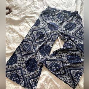Super wide leg blue and white pants!! 3X Never been worn